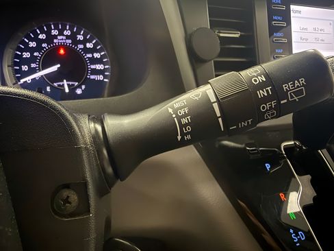 Used 2020 Toyota Sienna LE FWD image 22