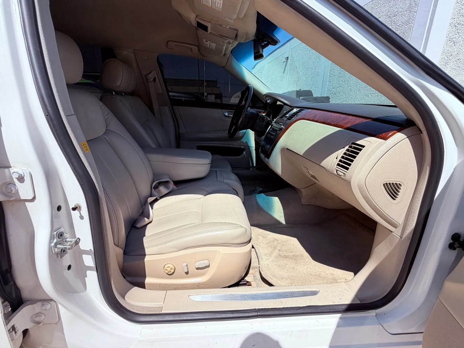 Used 2007 Cadillac DTS FWD image 25