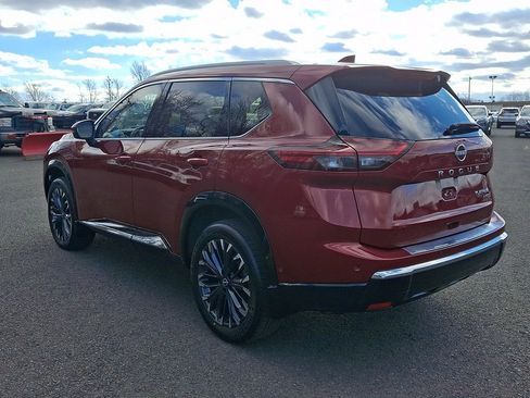 Certified 2024 Nissan Rogue Platinum image 4