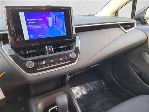 Used 2025 Toyota Corolla LE FWD image 21