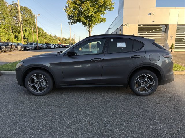 New 2026 Alfa Romeo Stelvio Sprint w/ Convenience Package AWD/4WD image 5