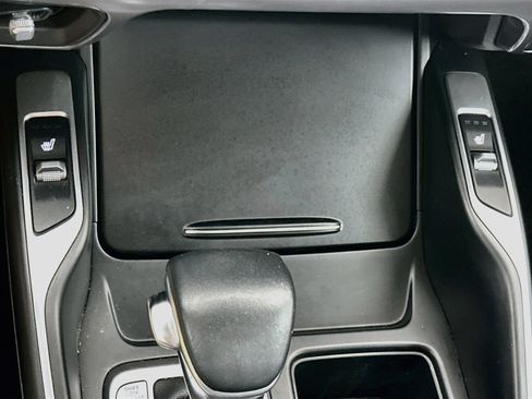 Used 2023 Kia Sorento S w/ Panoramic Sunroof Package AWD/4WD image 26