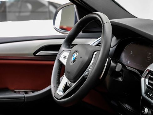 Used 2025 BMW X4 xDrive30i w/ Premium Package image 17