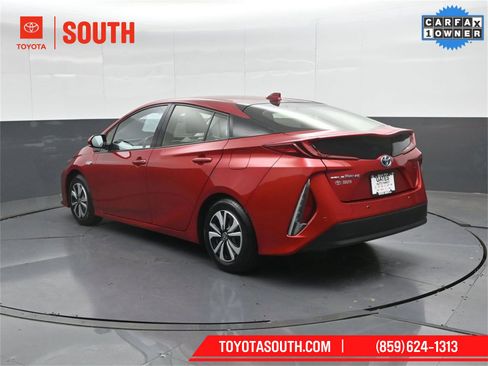 Used 2018 Toyota Prius Prime Advanced image 8