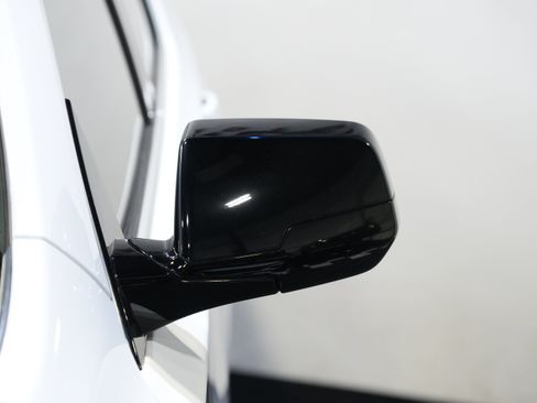 Used 2020 Chevrolet Traverse L FWD image 11