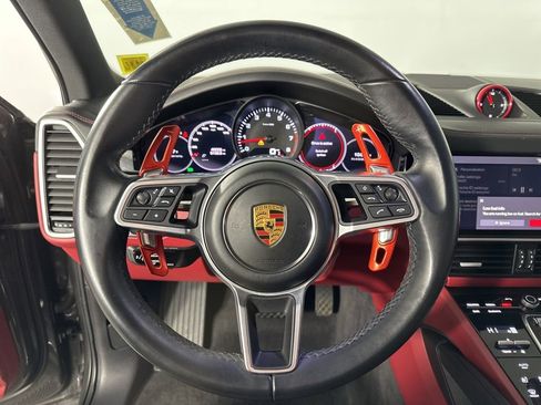 Used 2021 Porsche Cayenne AWD/4WD image 11