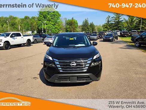 Used 2024 Nissan Rogue S AWD/4WD image 2