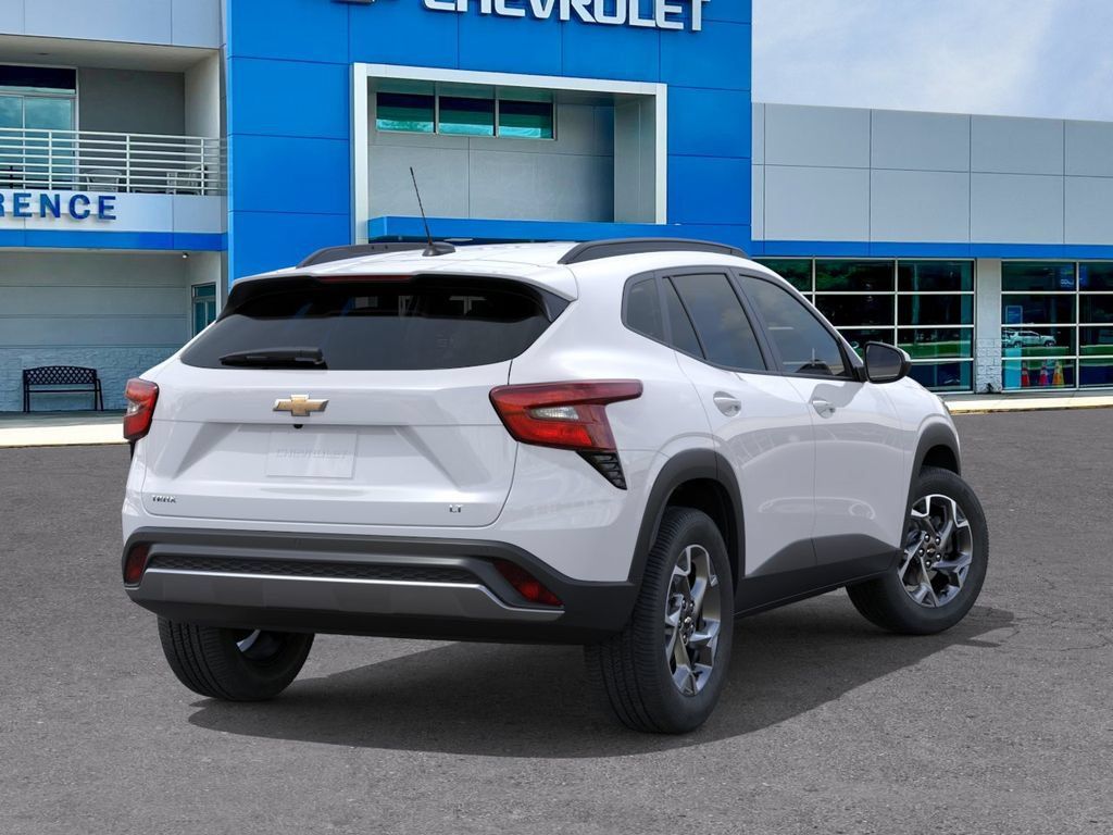 New 2026 Chevrolet Trax LT w/ Driver Confidence Package FWD image 33