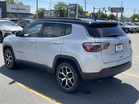 Used 2025 Jeep Compass Limited AWD/4WD image 5