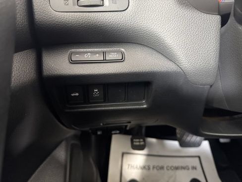 Used 2017 Nissan Altima 2.5 SR w/ Midnight Edition Package FWD image 18