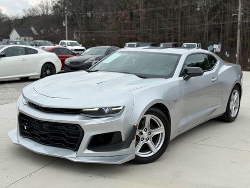 Used 2019 Chevrolet Camaro LT image 2