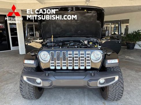 Used 2018 Jeep Wrangler Unlimited Sahara w/ Uconnect 4C Nav & Sound Group AWD/4WD image 24