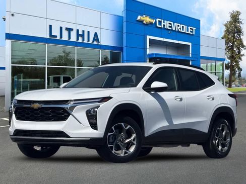 New 2026 Chevrolet Trax LT FWD image 1