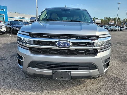 Used 2023 Ford Expedition Limited image 2