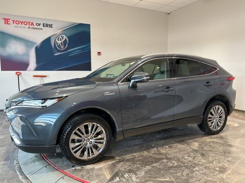 Certified 2021 Toyota Venza XLE w/ Softex Package image 3