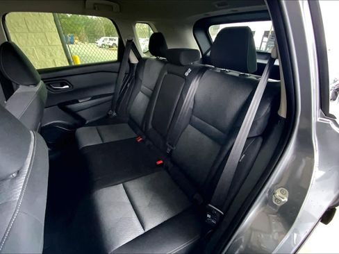 Used 2025 Nissan Rogue SV image 19