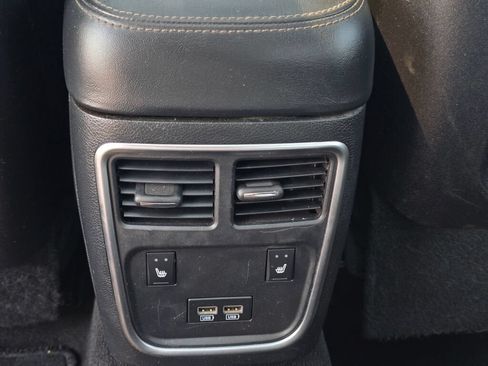 Used 2020 Chrysler 300 Limited RWD image 15