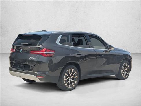 Used 2025 BMW X3 xDrive30i w/ Premium Package image 2