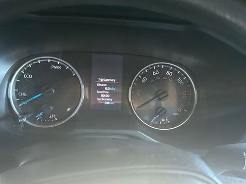 Used 2019 Toyota RAV4 LE w/ Carpet Mat Package image 13