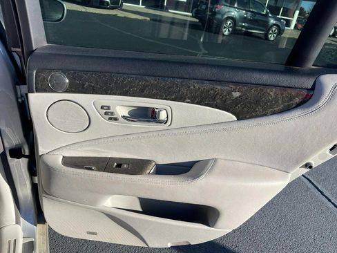 Used 2007 Lexus LS 460 image 9