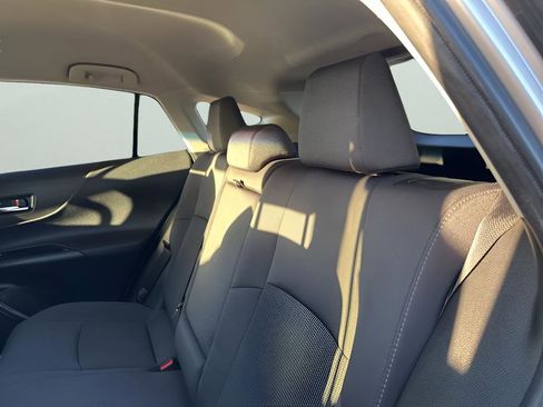 Used 2021 Toyota Venza Limited image 19