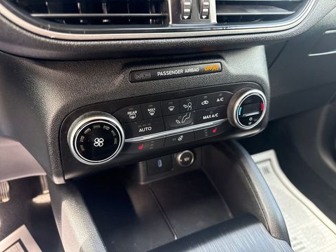 Used 2020 Ford Escape SEL image 37