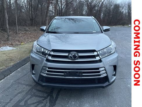 Used 2019 Toyota Highlander Limited image 2