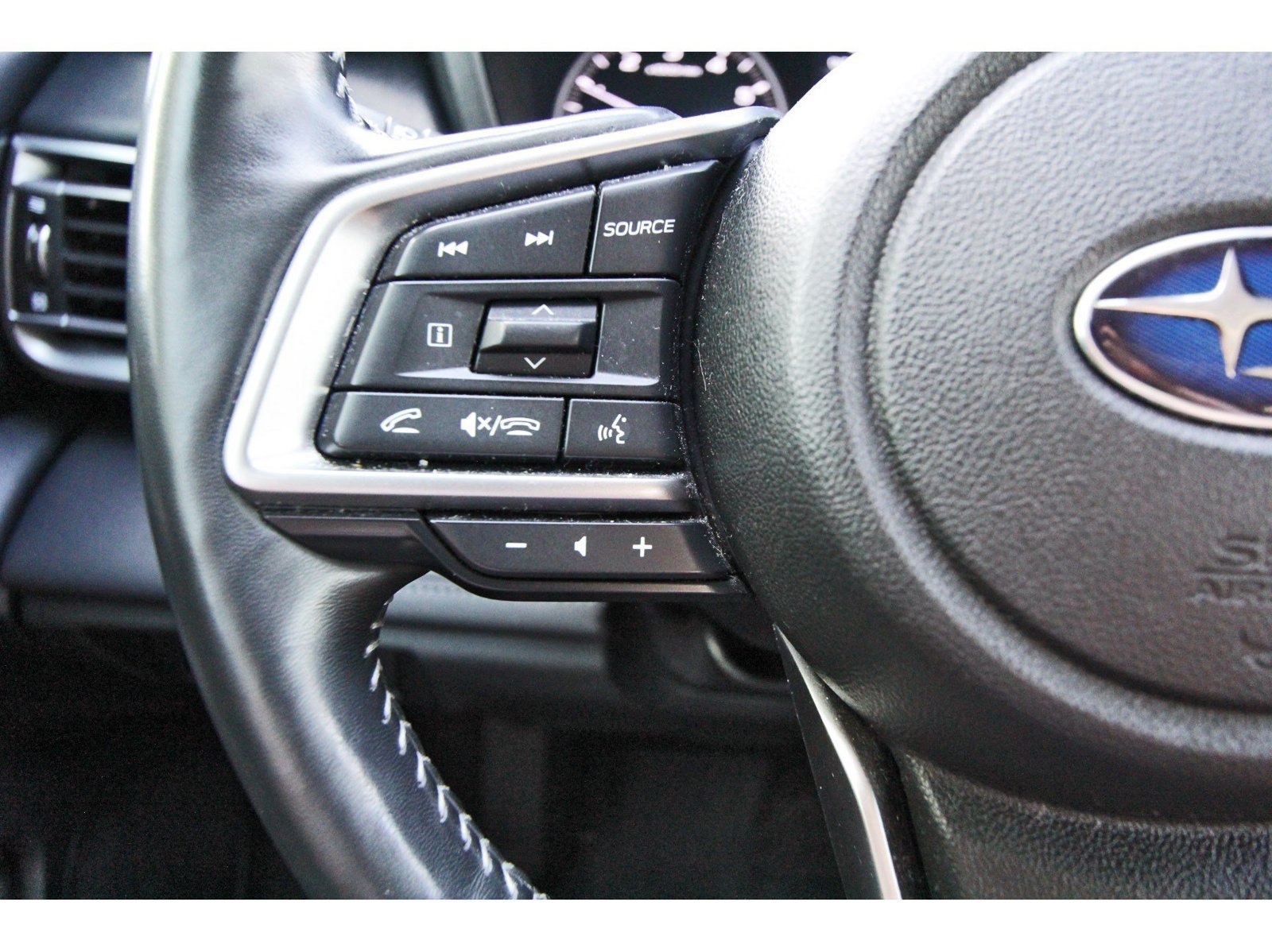 Used 2023 Subaru Outback Touring XT AWD/4WD image 15