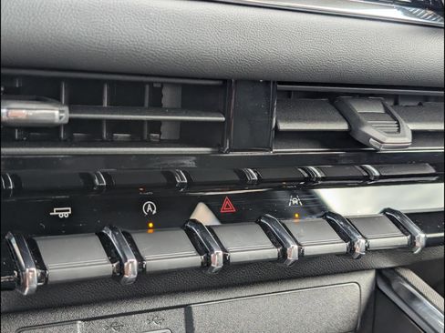 Used 2025 GMC Canyon Elevation w/ Convenience Package image 20