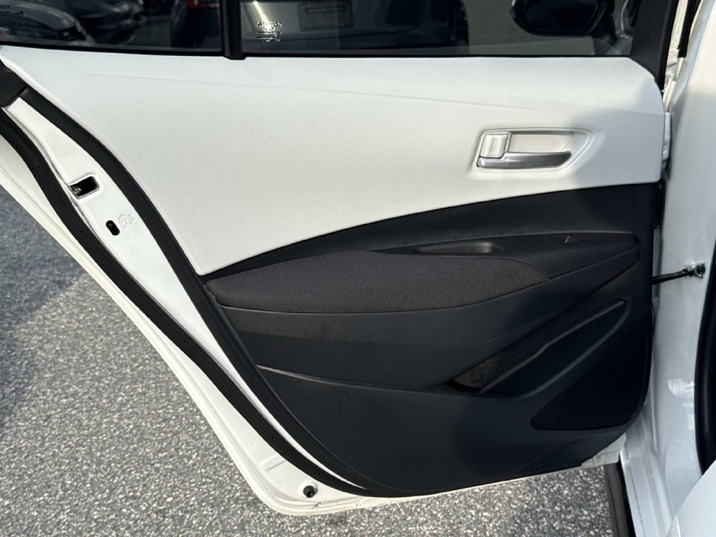 Used 2026 Toyota Corolla SE FWD image 12