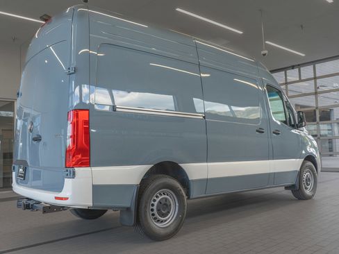 Used 2025 Mercedes-Benz Sprinter 2500 image 31