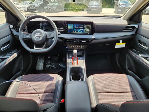 New 2025 Nissan Kicks SR w/ SR Premium Package AWD/4WD image 7