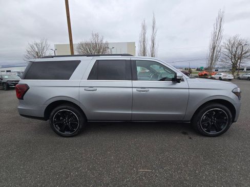 Used 2022 Ford Expedition Max Limited image 2