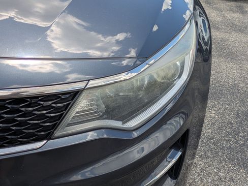 Used 2017 Kia Optima LX FWD image 9