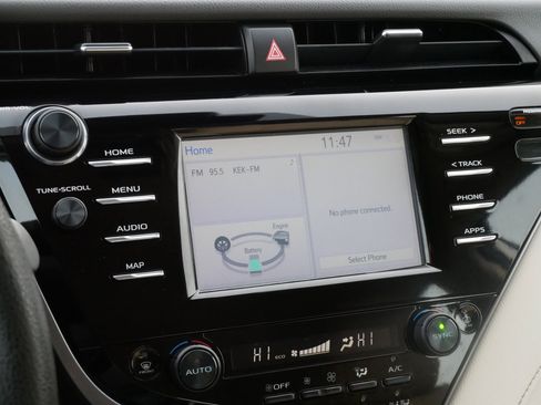 Used 2019 Toyota Camry LE image 22