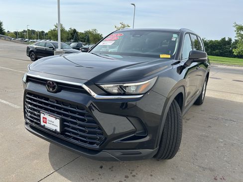 Certified 2026 Toyota Grand Highlander AWD image 3