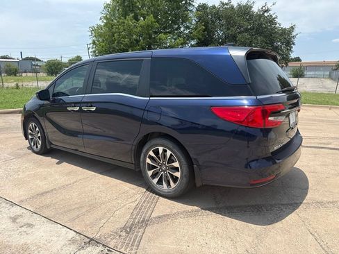 Used 2024 Honda Odyssey EX-L image 4