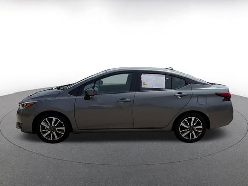 Used 2025 Nissan Versa SV FWD image 9