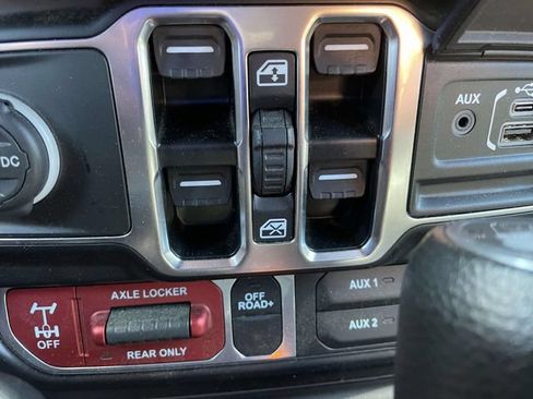 Used 2024 Jeep Wrangler Unlimited Sport AWD/4WD image 20