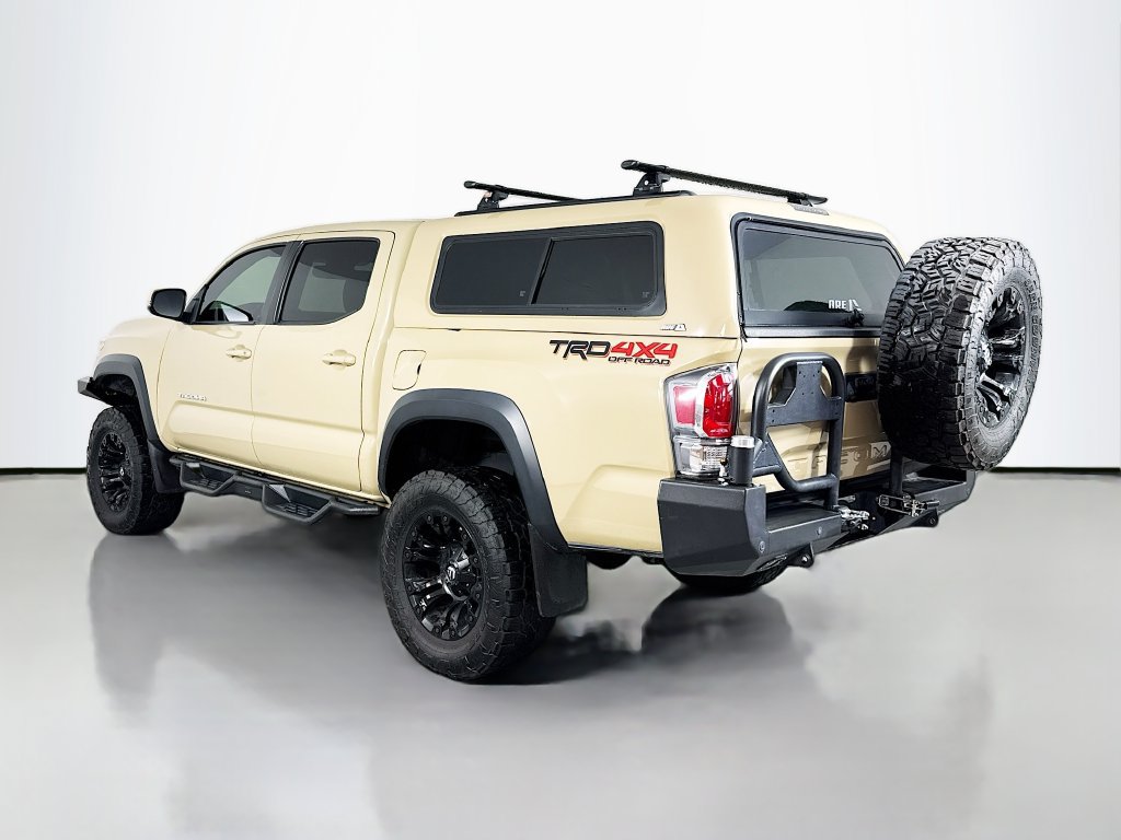 Used 2020 Toyota Tacoma TRD Off-Road w/ Technology Package AWD/4WD image 8