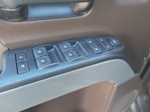 Used 2015 Chevrolet Silverado 2500 LT w/ LT Convenience Package image 18