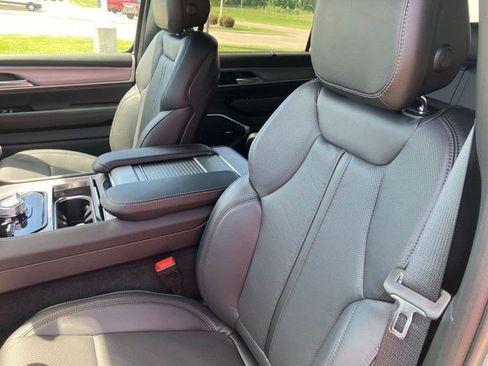New 2026 Jeep Grand Wagoneer Limited w/ Convenience Group I AWD/4WD image 12
