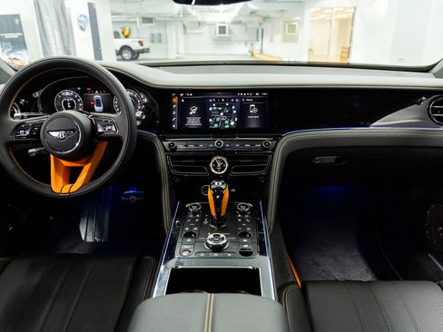 New 2025 Bentley Flying Spur Plug-In Hybrid image 38