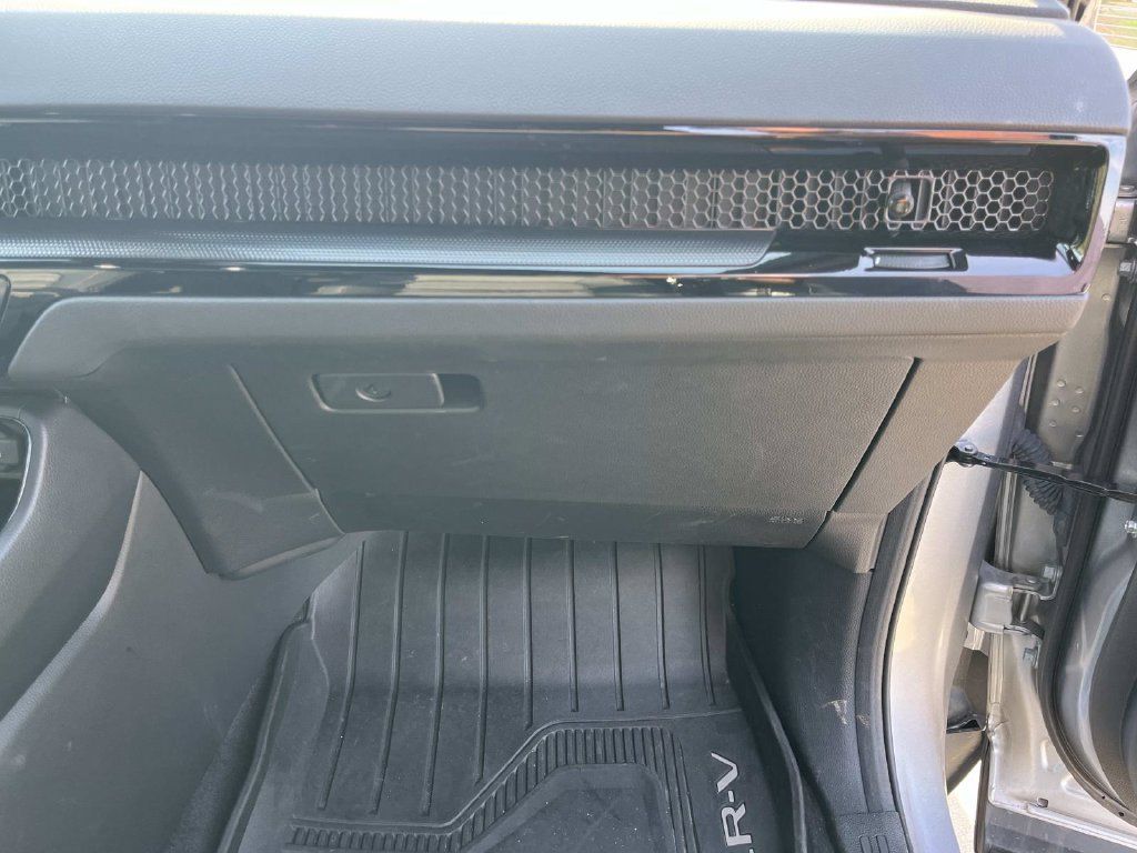 Used 2025 Honda CR-V Sport Touring image 28