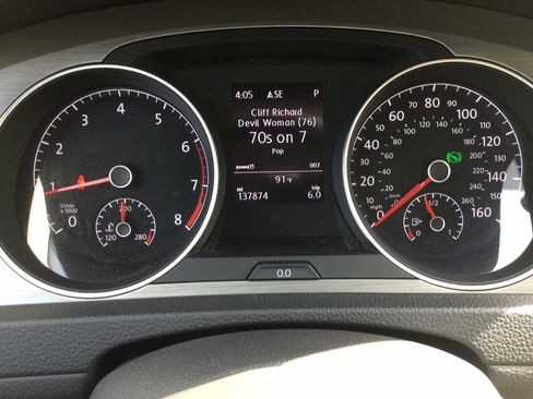 Used 2016 Volkswagen Golf S FWD image 24