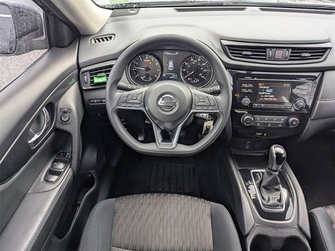 Used 2017 Nissan Rogue S image 15