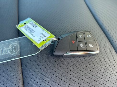 New 2026 GMC Sierra 2500 SLT w/ SLT Convenience Package image 35