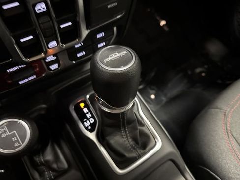 Used 2024 Jeep Gladiator Rubicon w/ Technology Group image 21