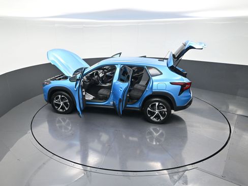 Used 2025 Chevrolet Trax RS image 15