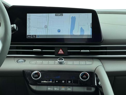 New 2025 Hyundai Elantra SEL image 19